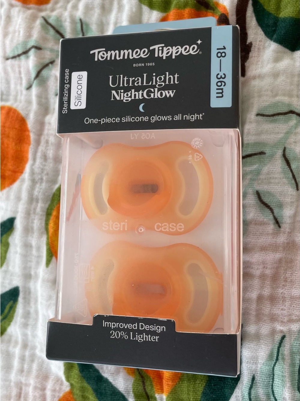 Tommee Tippee UltraLight NightGlow Silicone Pacifiers in Bright Orange (18-36m)